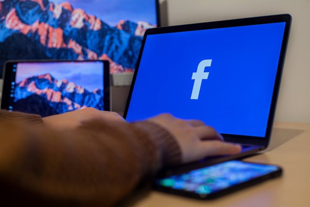 Facebook : un outil de communication moderne pour votre entreprise
